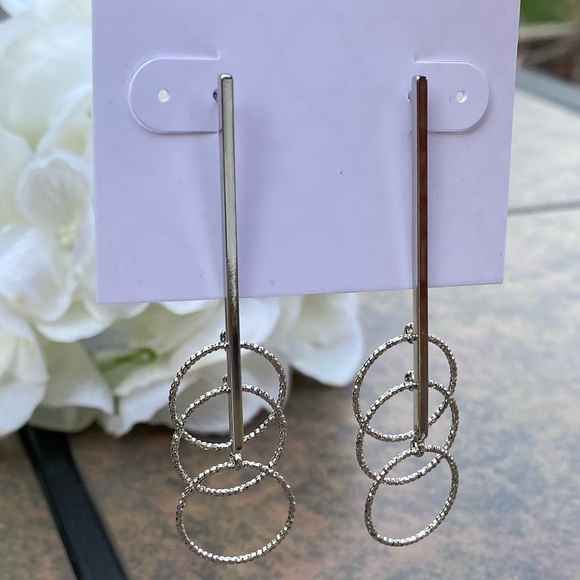 NWT KELLY & KATIE SILVER BAR DROP HOOP EARRINGS - Picture 6 of 9